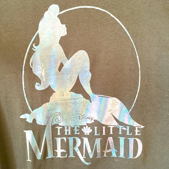 Disney Princess The Little Mermaid Metallic Graphic T-Shirt - Size Medium - NWT - Picture 2 of 3